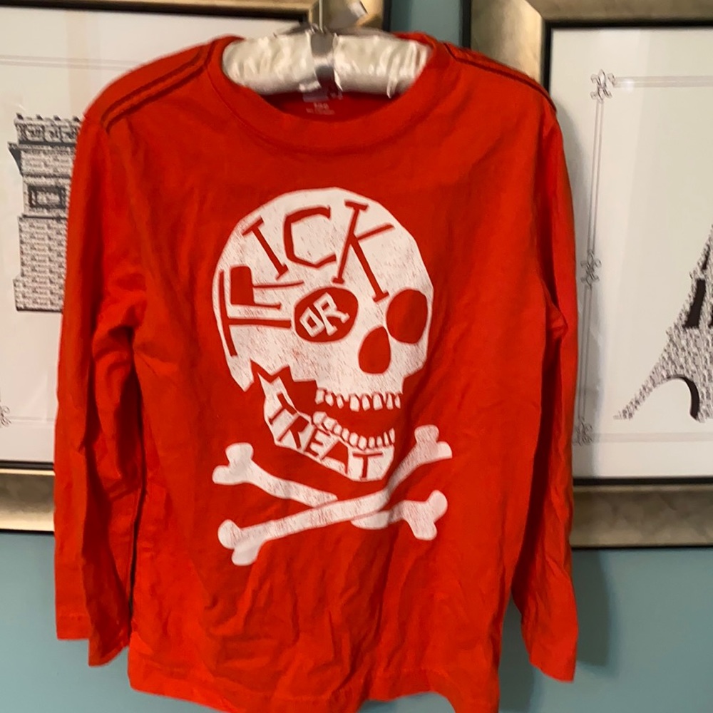 Halloween shirt 5-6. EUC.